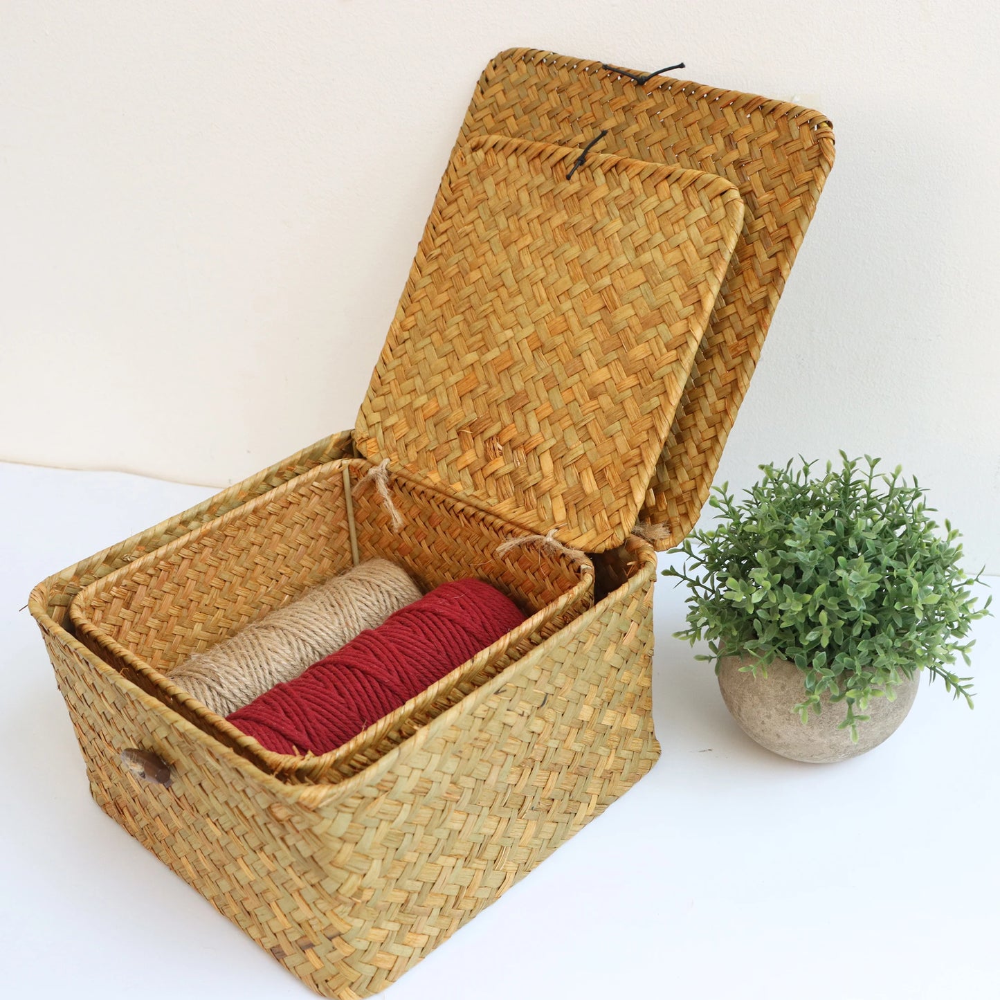 Set of 4 Seagrass Basket with Lid Wicker Storage Basket Decor Storage Boxes Flat Storage Bins Woven Organizer Baskets for Shelf